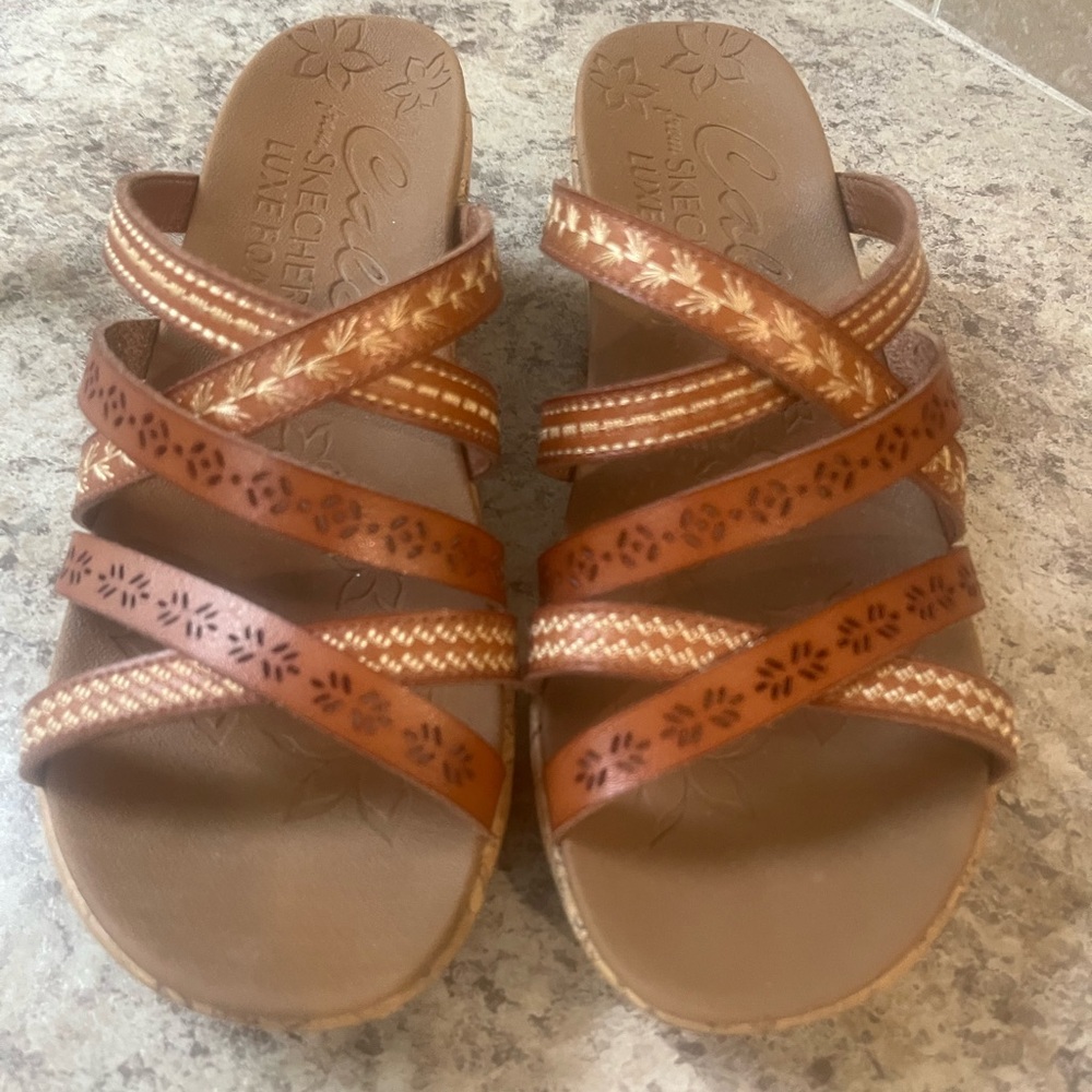 Skechers Brown and Tan Floral Sandals